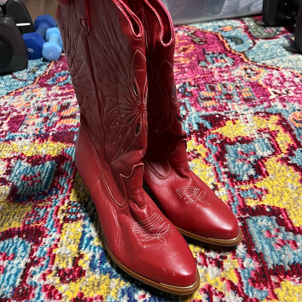 Women’s vintage cowboy boots